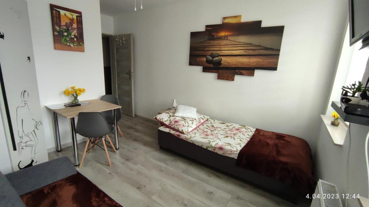 Apartament "Jelen" Cieplice Apartment เยเลเนียกูรา ภายนอก รูปภาพ